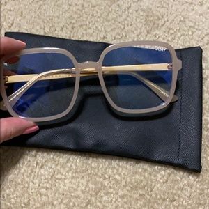 Quay Australia blue light glasses